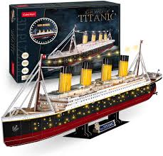 With leonardo dicaprio, kate winslet, billy zane, kathy bates. Buy 3d Puzzle Led Titanic 35 Large Ship Model Kits Watercraft 266 Pieces 3d Puzzles For Adults Titanic Model Anniversary Wedding Gifts For Couple Long Distance Relationships Gifts Valentines Gift Online In