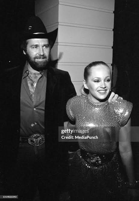 Charlene Tilton and Johnny Lee 1982 News Photo - Getty Images