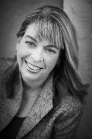 Elaine Charpentier's Instagram, Twitter & Facebook