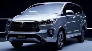 Jika konsumen menginginkan pilihan yang lebih terjangkau lagi, mungkin bisa melirik tipe dengan mesin bensin. New 2021 Toyota Innova Crysta Family Minivan 7 Seater Youtube