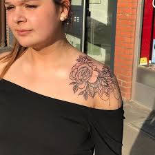 Rose Shoulder Tatt Shoulder Tattoos For Women Rose Shoulder Tattoo Mandala Tattoo Shoulder