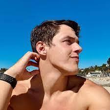 Guy Sexton's Instagram, Twitter & Facebook