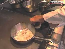 Recette Gratinee Des Halles Aux Croutons De Comte Youtube Recette Gastronomie Croutons