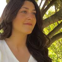 Aida Puente's Instagram, Twitter & Facebook