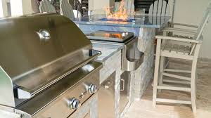 Here are some examples of average costs general contractors typically charge in various regions: Fort Lauderdale Luxury Outdoor Kitchen Contractor