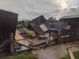 Researchers have updated a map of the uk that pinpoints tornado hotspots for the first time in two decades. Breathtaking Rare Tornado Filmed Sweeping Through Northampton The Independent The Independent