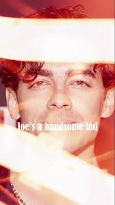 RATING JOE JONAS’ BEARD