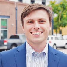 Learn about the Mentors helping entrepreneurs in our program