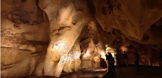 Jamais, bien sûr, on avait. Ouverture De La Replique De La Grotte Chauvet Conseils De Visite Sciences Et Avenir