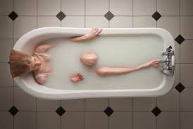 Why To Take Milk Baths Like Mariah Carey Well Good