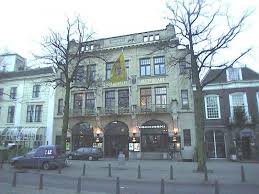 Wheelchair accessible accessible for the visually impaired. Buitenhof 20 Den Haag