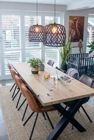 Een Grote Eettafel Is Gezellig En Zorgt Voor Een Statement In De Eetkamer A Large Dining Table Is Fun For Gu Eetkamer Idee Grote Eettafels Eetkamer Decoreren