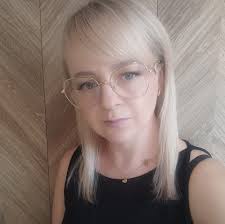 Witam. Szukam dobrego dentysty prywatnego z podejściem do człowieka w miarę  przystępnych cenach, kogo polecacie? Dziękuję z góry 😉