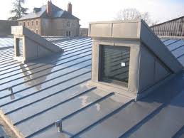 Couverture En Tuiles Plates Ardoise En Zinc Et Cuivre A Joint Debout Jura Architecture Metal Roof Standing Seam