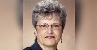 Ruth Sauer's Instagram, Twitter & Facebook