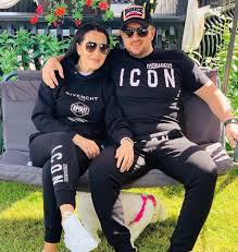 The best result we found for your search is angela rusu age 40s in ladera ranch, ca in the flintridge village neighborhood. Cine Este Marius Moldovan SoÈ›ul Angelei Rusu CantÄƒreaÈ›a AÈ™teaptÄƒ Al Treilea Copil Spynews Ro