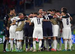 Beim sieg gegen die türkei überzeugt der viermalige weltmeister nach kleinen ein eigentor von merih demiral (l) leitete die türkische niederlage in rom ein. Xlyu3vezyrpjom