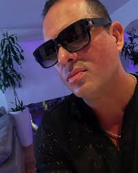 Roger Velasco (@officialrogervelasco) • Instagram photos and videos