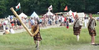 J'ai vu un concours de lancé de tronc à Aubigny-Sur-Nere" - Radio Béton 93.6