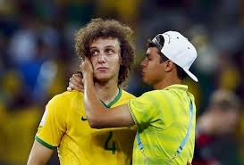 Os gêmeos grafitam o avião da seleção brasileira. Brasil E Atropelado Pela Alemanha Por 7 X 1 No Mineirao