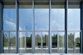Sie ist verantwortlich für den bleibenden ersten eindruck und zugleich das optische aushängeschild. Forster Thermfix Vario Pfosten Riegel Fassade Architonic