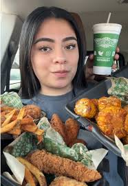 Ya se me antojó @Wingstop de nuevo!🤤👀 #wingstop #wingstopmukbang  #wingstopranch #mukbang #asmr #fypシ #fyp #viralvideo #usa #minnesota