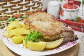 свинина с картошкой в духовке пошаговый рецепт с фото Svinoj Antrekot Na Kosti V Duhovke Zapechennyj S Kartoshkoj Recepty S Foto Recept Svinina Duhovka Olivki