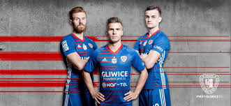 Sportbuzz więcej co wolno messiemu, to nie milkowi. Nowe Niebiesko Czerwone Koszulki Meczowe Z Klubu Piast Gliwice S A Oficjalna Strona Mistrza Polski 2018 19