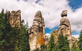 The walking trail in the teplice rock town is 6 kms long and is navigated by blue. Adrspach Teplice Rocks