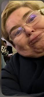 Can anyone fit me for classic lashes this evening please 🙏