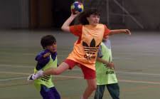 Peter plays table tennis and handball. Jouer Handball Mobilesport Ch