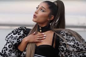 Weitere ideen zu ariana grande bilder, ariana grande, bilder. Ich Mag Frauen Und Manner 8211 Ariana Grande Outet Sich In Ihrem Neuen Song Monopoly Womoglich Als Bisexuell Diffus