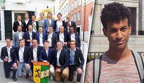 Terwijl dia in het ziekenhuis werd behandeld, probeerden de leden van reuzegom in een paar uur tijd te verdoezelen wat er was. Studentenclub Reuzegom Ontbonden Na Tragische Dood Van Schac Leuven Het Nieuwsblad Mobile