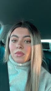 Ariana Simon's Instagram, Twitter & Facebook