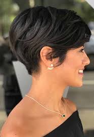 11 Unique And Different Hairstyles For Girls For A Head Turning Effect Effect Girls Hairstyles Turn Sac Kesim Modelleri Sac Ve Guzellik Kisa Sac Stilleri