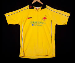 With a population approaching 250,000, it is the second largest city in wales. Swansea City 2001 02 Auswarts Trikot