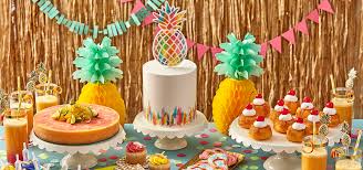 Use store bought and 5 minute diy projects to make the luau party and tiki bar of your dreams with this post full of easy luau party ideas! Say Aloha To Luau Party Cakes Cupcakes Desserts Wilton