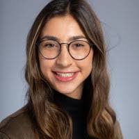 Kelly Wininger's Instagram, Twitter & Facebook