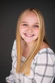 Kara Whiting's Instagram, Twitter & Facebook