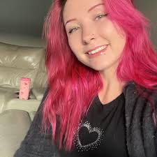 Should I stay with pink hair or switch back to black?