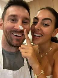 How can i laugh? 😆 By the way nice couple 😜