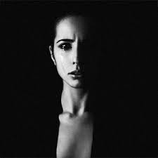 Black And White Self Portrait Art 35 Creative Fine Art Portraits Of Women 121clicks Com Self Portrait Photography Portrait Crying Photography