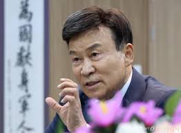 원희룡 제주지사와 미래통합당 등 보수 야권에서는 김 회장의 발언을 무도한 주장이라며 사퇴를 촉구했다. Jrdxko1aa3 Bpm