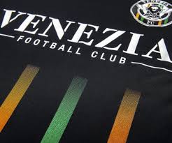 Recoba, vieri, mancini, prandelli, spalletti e altri grandi nomi del calcio passati in arancioneroverde. Venezia F C Nuove Maglie Nike Home Away 2018 2019