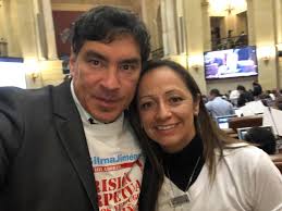 Acabamos de aprobar en la Cámara de Representantes, el proyecto que dará  cadena perpetua a violadores de niños. Gracias a Johana Jiménez por seguir  adelante con esta causa de su madre, mi