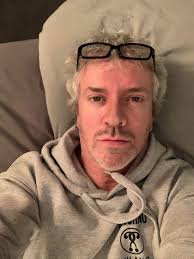 Well this is weird. Having had 76 days at home in Haliburton where I almost  never got out of my Deputy Dawg pj's... I've been in full adult garb in  Toronto for