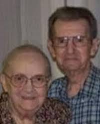 Amanda Oyer's Instagram, Twitter & Facebook