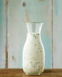 Unser Beliebtes Rezept Fur Joghurt Dressing Mit Zitrone Schnittlauch Und Rosa Beeren Vier Mal Anders Salatdressing Salatdressing Rezept Joghurtdressing Salat