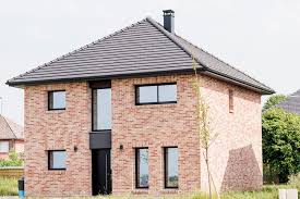 Et cela ne signifie pas forcément que son architecture sera sans intérêt. Maison R 1 A Saint Saulve Maison Arlogis Constructeur Maison Construction Maison