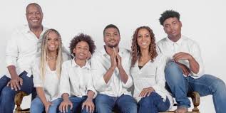 Being born on 18 september 1964, holly robinson peete is 56 years old as of today's date 1st july 2021. Holly Robinson Peete Talks Breaking Autism Stigmas In Black Communities The Importance Of Inclusive Travel Essence